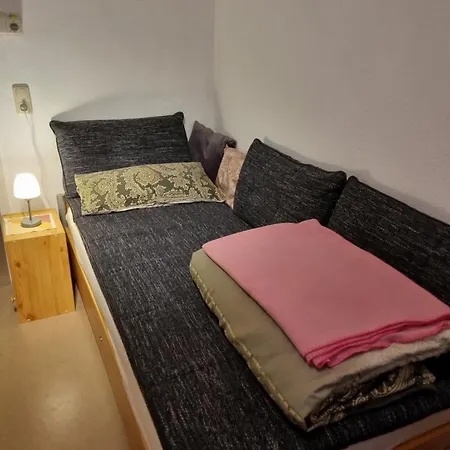 Helle Naehe Koethener Altstadt Daire Koethen (Anhalt)